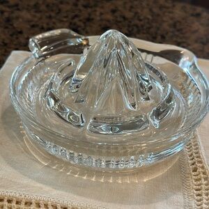 Vintage 5 inch Clear Glass Citrus Juicer Reamer